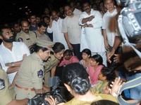 YS Vijayamma Dharna at Dilkusha